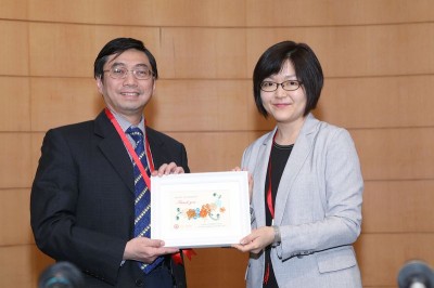 Dr. Yu Chung Wah 2