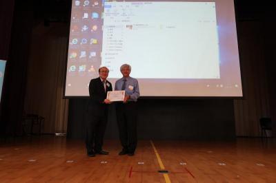 Dr. Daniel Chiu and Dr. Lau Wai Hung